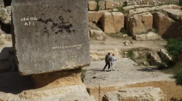 زلزال يتسبب في ت damage بموقع تاريخي في إيطاليا