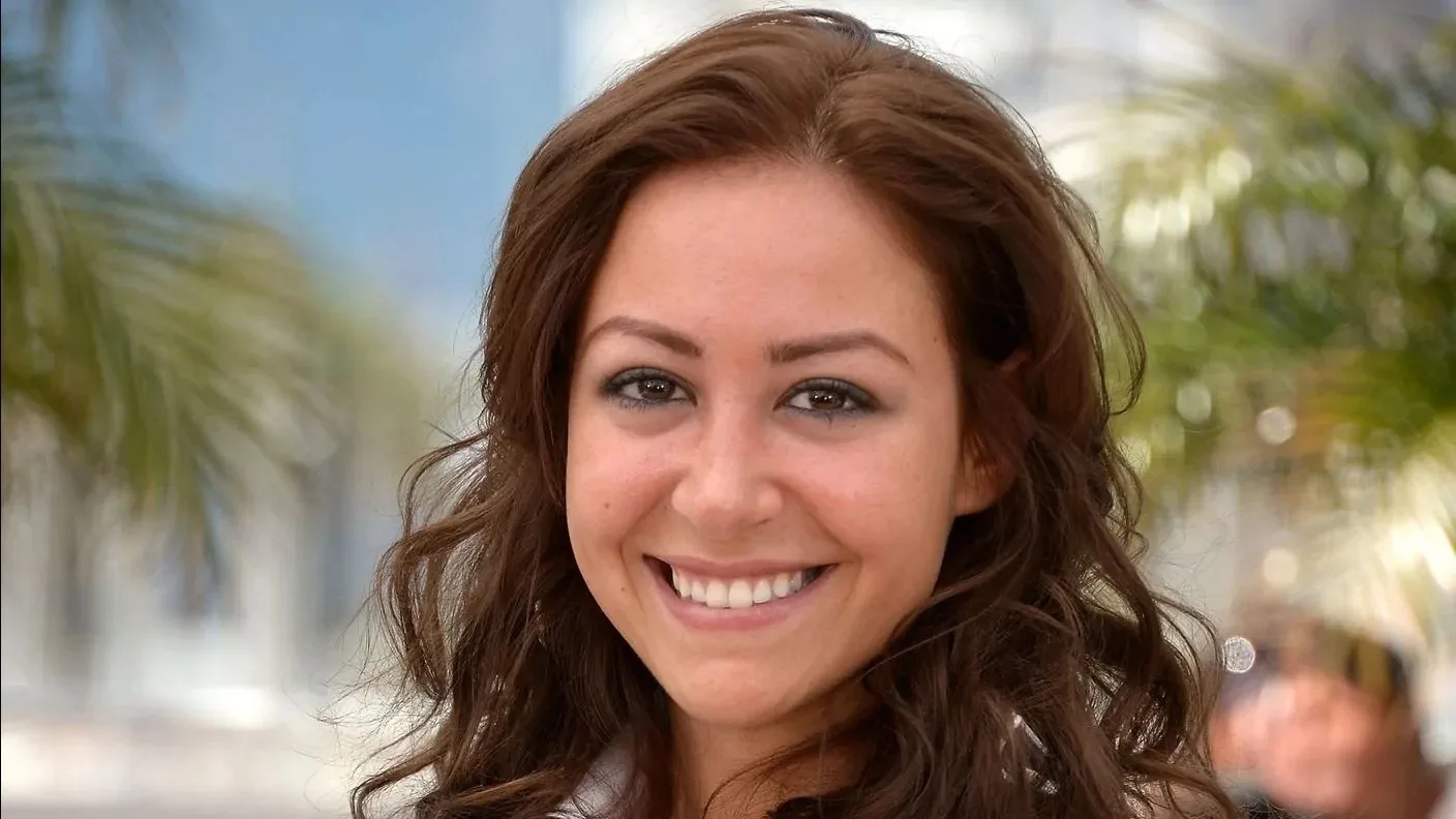 زواج منة شلبي يثير الجدل مرة أخرى.. الحقيقة وراء الصورة المزوّرة وتفاعلات الجمهور زواج منة شلبي يثير الجدل مرة أخرى.. الحقيقة وراء الصورة المزوّرة وتفاعلات الجمهور