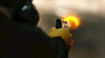 زوج يطلق النار على زوجته في المنيا بسبب “رفضها العودة إلى المنزل”