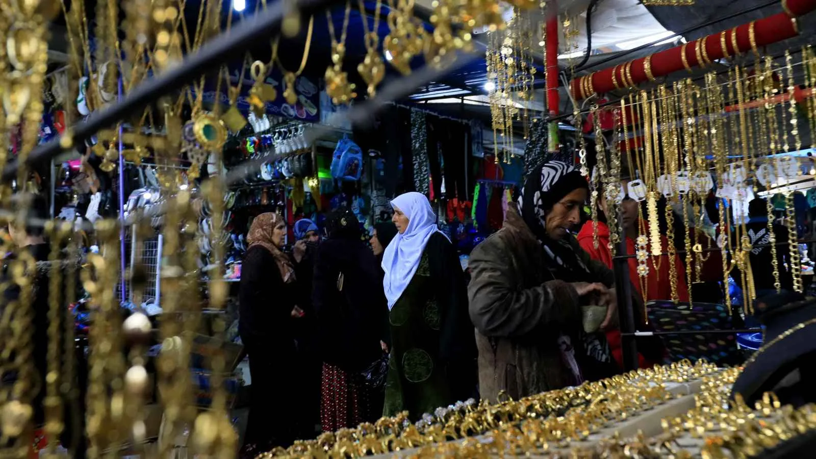 زيادة أسعار الذهب في سوريا اليوم بنسبة 2%.. «عيار 24» يتخطى المليون ليرة زيادة أسعار الذهب في سوريا اليوم بنسبة 2%.. «عيار 24» يتخطى المليون ليرة