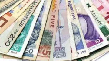 زيادة جماعية في أسعار العملات الأجنبية والعربية مقابل الجنيه المصري اليوم، الأحد 15 يونيو 2025