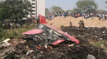 زيادة عدد الضحايا إلى أكثر من 290 في حادث تحطم الطائرة الهندية