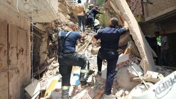 زيادة عدد ضحايا انهيار عقار حدائق القبة إلى 10 بعد العثور على جثة جديدة. زيادة عدد ضحايا انهيار عقار حدائق القبة إلى 10 بعد العثور على جثة جديدة.