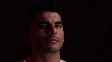 زيزو يتحدث عن انتقاله للأهلي: “ليس لأجل المال، بل من أجل الكرامة”… ويطالب الزمالك بالاعتذار.