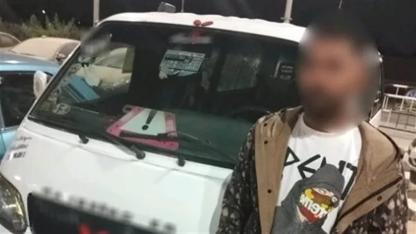 سائق ميكروباص ينتهي رخصته ويقبض عليه بسبب السير في الاتجاه المعاكس في عين شمس سائق ميكروباص ينتهي رخصته ويقبض عليه بسبب السير في الاتجاه المعاكس في عين شمس
