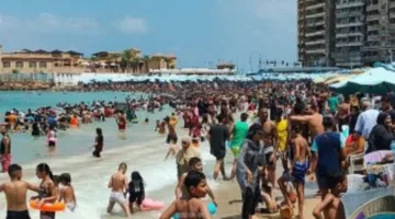 شواطئ الإسكندرية تشهد إقبالًا كبيرًا من الزوار خلال عطلة رأس السنة الهجرية.