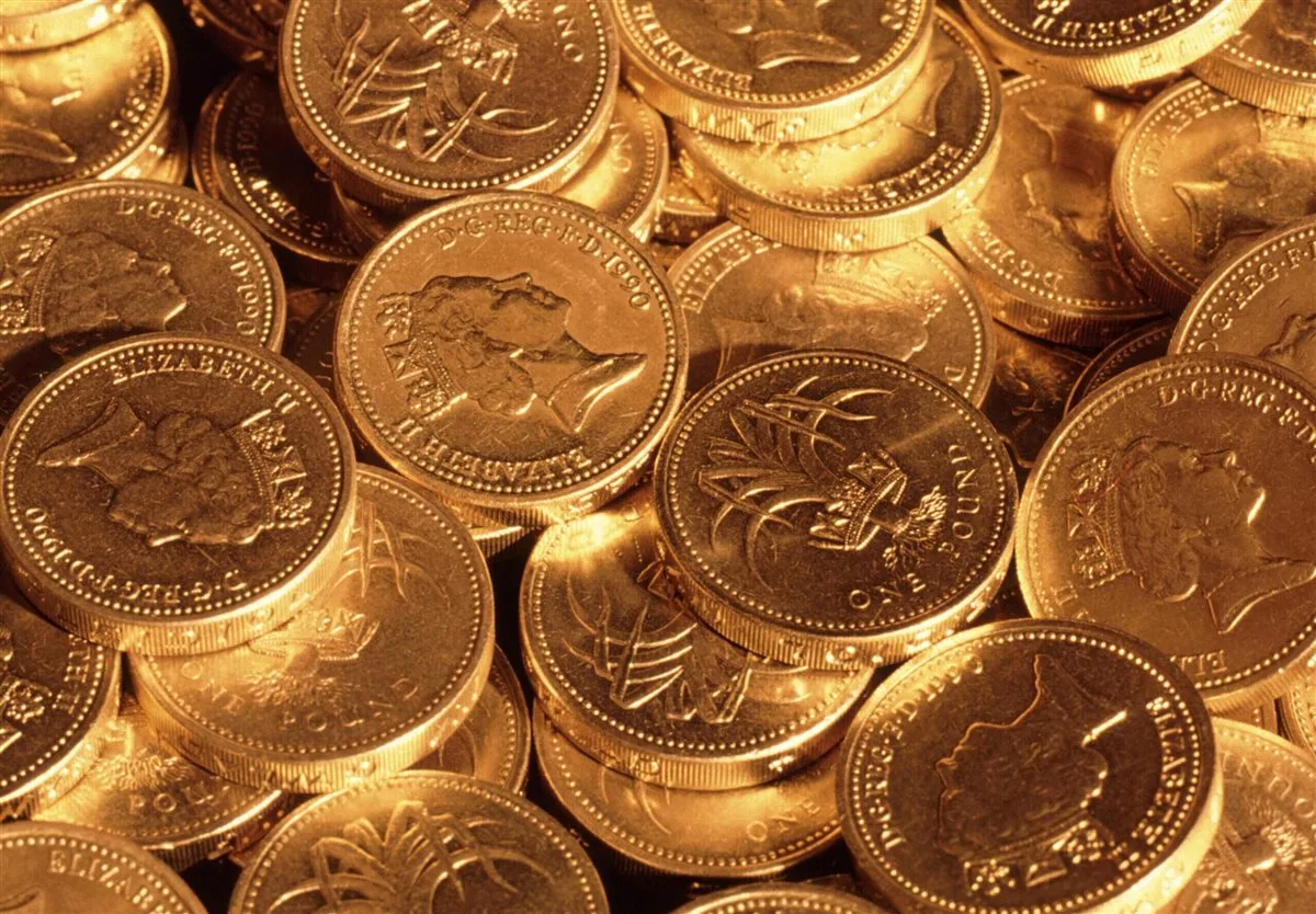 سعر الجنيه الذهب يوم الاثنين 2 يونيو 2025: زيادة قدرها 800 جنيه عند انتهاء التعاملات.