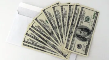 سعر الدولار أمام الجنيه في البنوك اليوم الاثنين