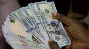 سعر الدولار في أبو ظبي الإسلامي يوم الثلاثاء 17-6-2025 يسجل أعلى مستوى بنهاية التداولات