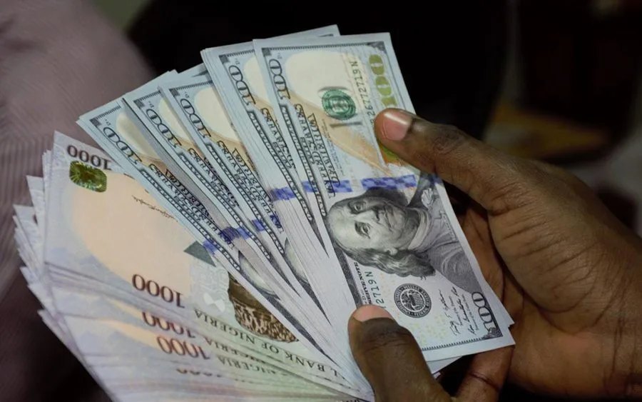 سعر الدولار في أبوظبي التجاري اليوم الأربعاء 11-6-2025 يسجل الأدنى في بداية التعاملات. سعر الدولار في أبوظبي التجاري اليوم الأربعاء 11-6-2025 يسجل الأدنى في بداية التعاملات.