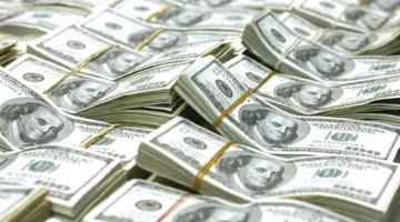 سعر الدولار مقابل الجنيه المصري: العملة الخضراء تتعرض لصدمة جديدة في ختام تعاملات اليوم
