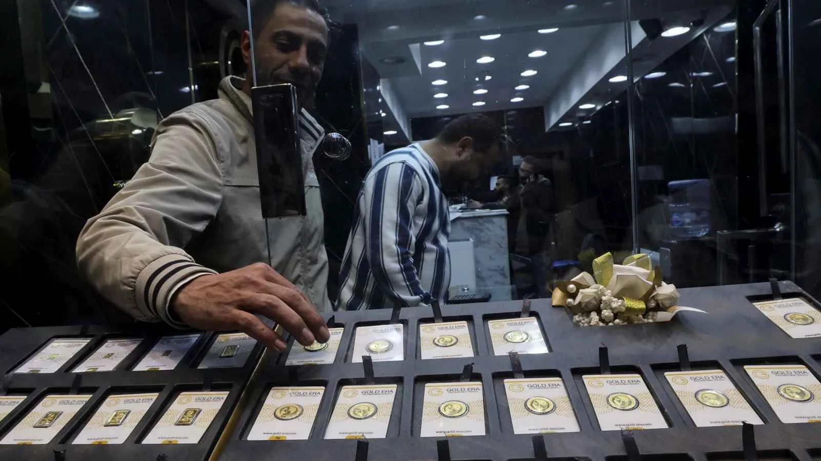 سعر الذهب في مصر اليوم يت保持 على استقراره.. و«عيار 21» يصل إلى 4675 جنيهاً سعر الذهب في مصر اليوم يت保持 على استقراره.. و«عيار 21» يصل إلى 4675 جنيهاً