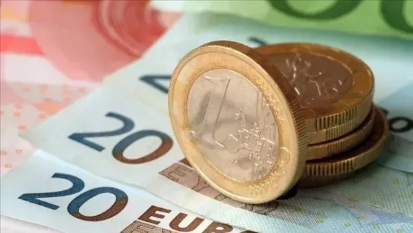 سعر اليورو اليوم الاثنين 23 يونيو 2025 يتفاوت في البنوك المصرية في ظل ترقب عالمي للتطورات الجيوسياسية. سعر اليورو اليوم الاثنين 23 يونيو 2025 يتفاوت في البنوك المصرية في ظل ترقب عالمي للتطورات الجيوسياسية.
