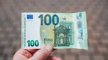 سعر اليورو اليوم السبت 14 يونيو.. استقرار في البنوك وسط انتظار الأحداث العالمية