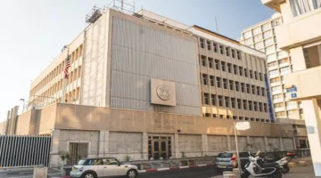 سفير الولايات المتحدة في إسرائيل: أضرار بسيطة في مقر السفارة بتل أبيب