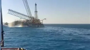 سقوط حفار بحري قديم متوقف في رأس غارب دون وقوع إصابات