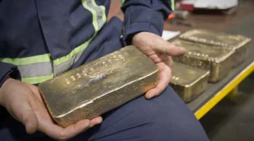 سقوط مفاجئ: من المسؤول عن تراجع أسعار الذهب؟
