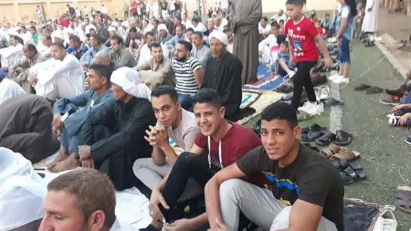 سكان المنيا يحتفلون بعيد الأضحى بأداء الصلاة في ساحات ومساجد المحافظة (صور) سكان المنيا يحتفلون بعيد الأضحى بأداء الصلاة في ساحات ومساجد المحافظة (صور)