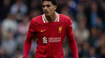 سكاي: مدافع ليفربول يجري الفحوصات الطبية مع ليفركوزن يوم الاثنين