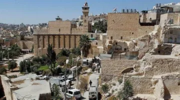 سلطات الاحتلال تغلق مفاتيح الكهرباء في المسجد الإبراهيمي