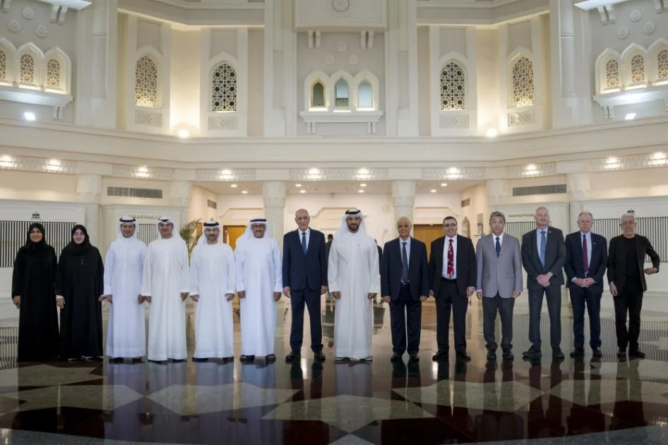 سلطان بن أحمد: نعتز بتقدم الأبحاث في الجامعة العلمية التطبيقية من أجل خدمة المجتمع وتعزيزه