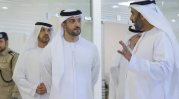 سلطان بن أحمد يقوم بجولة في مركز الإصلاح والتوجيه الأسري في الشارقة