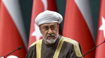 سلطان عُمان: نعمل على حل النزاع بين إيران وإسرائيل ومنع تفاقم الوضع.