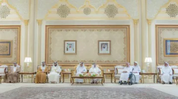 سلطان يستقبل المهنئين في قصر البديع الفاخر
