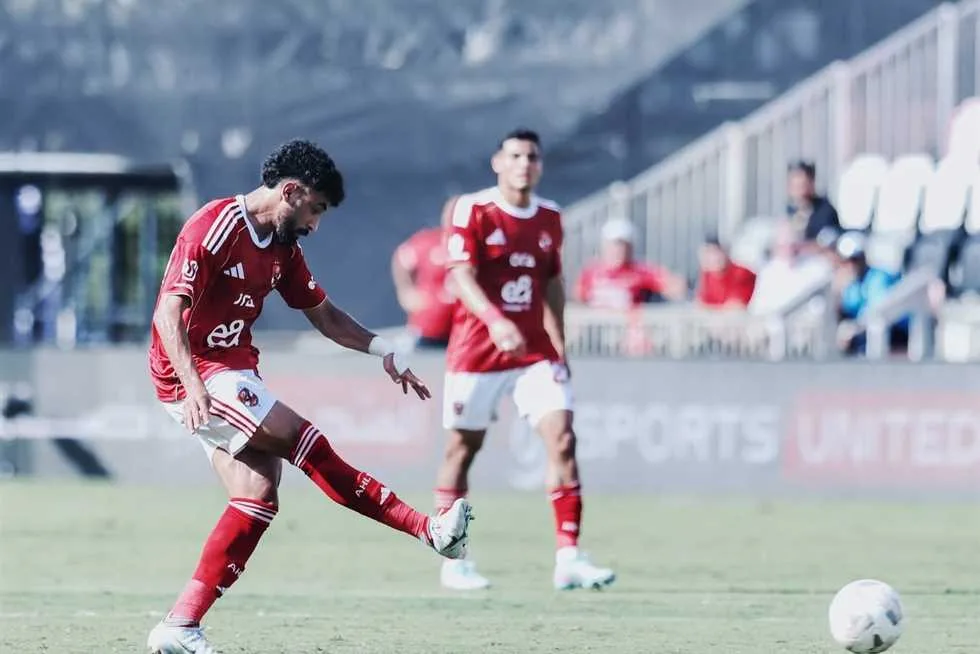 «سوء تنظيم».. أحمد حسن يعلّق على أداء لاعبي الأهلي بعد الشوط الأول أمام باتشوكا «سوء تنظيم».. أحمد حسن يعلّق على أداء لاعبي الأهلي بعد الشوط الأول أمام باتشوكا