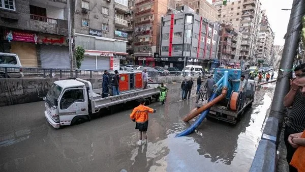 سيارة أجرة جديدة لسائق الإسكندرية المتضرر من العاصفة سيارة أجرة جديدة لسائق الإسكندرية المتضرر من العاصفة