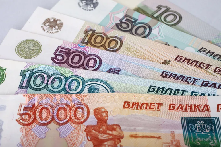 سيبربنك: ارتفاع قيمة الروبل يعرقل عائدات المصدّرين ويزيد من عجز الميزانية الروسية سيبربنك: ارتفاع قيمة الروبل يعرقل عائدات المصدّرين ويزيد من عجز الميزانية الروسية