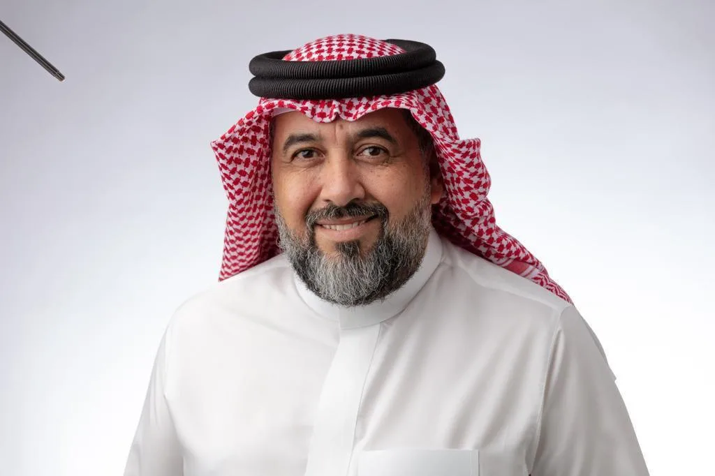 شاكر بن يحمد: العدسة التي تكشف النور من العتمة شاكر بن يحمد: العدسة التي تكشف النور من العتمة