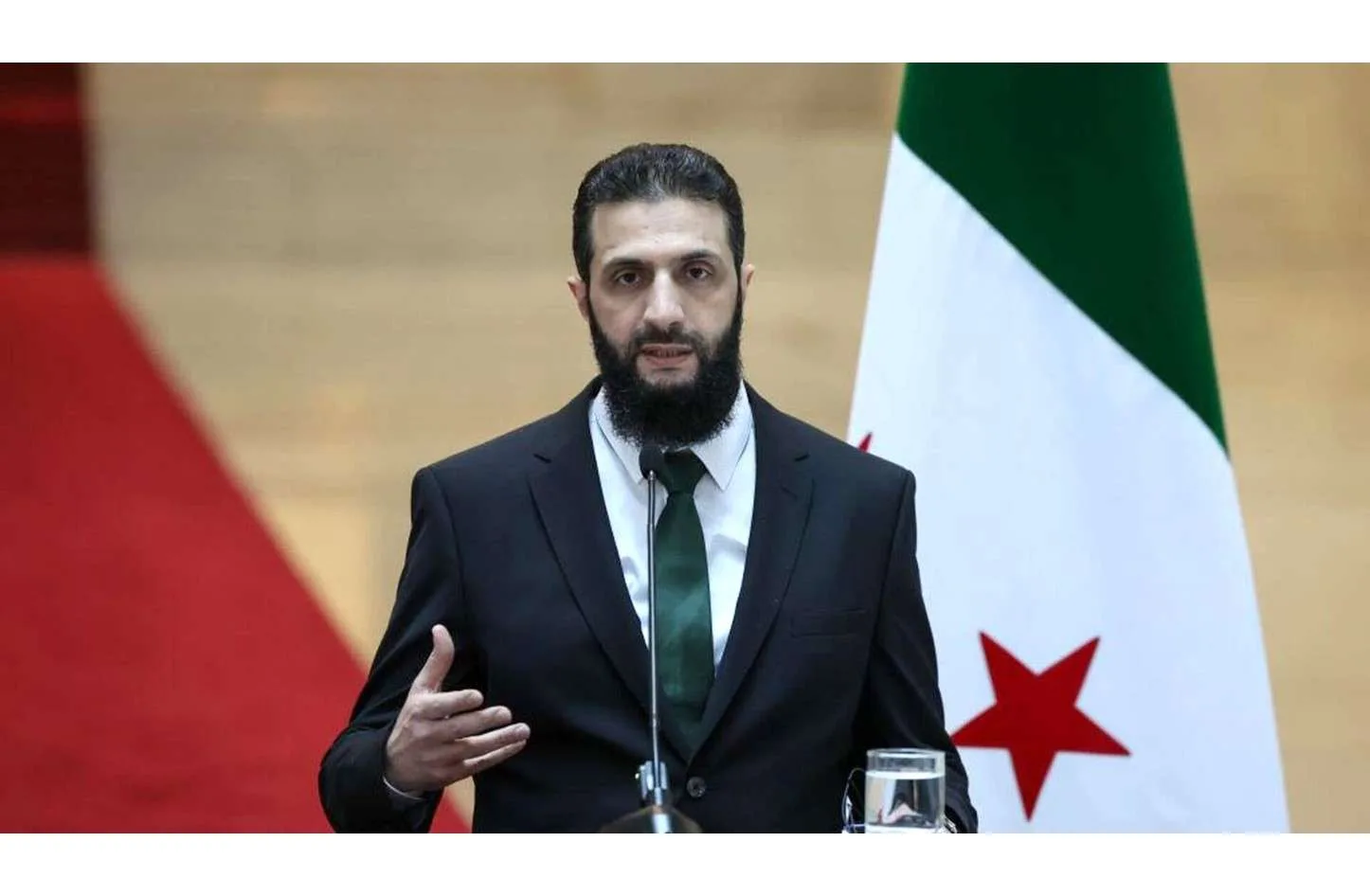 شاهد الرئيس السوري يتحدث عن علاقته بوالدته وقصة غيابه لسنوات طويلة في فيديو. شاهد الرئيس السوري يتحدث عن علاقته بوالدته وقصة غيابه لسنوات طويلة في فيديو.