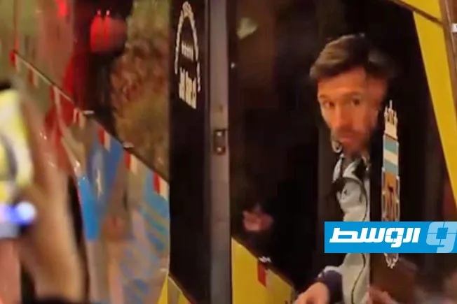 شاهد.. الفوضى والاضطراب أثناء وصول المنتخب الأرجنتيني إلى تشيلي.. ما الذي حدث؟ شاهد.. الفوضى والاضطراب أثناء وصول المنتخب الأرجنتيني إلى تشيلي.. ما الذي حدث؟