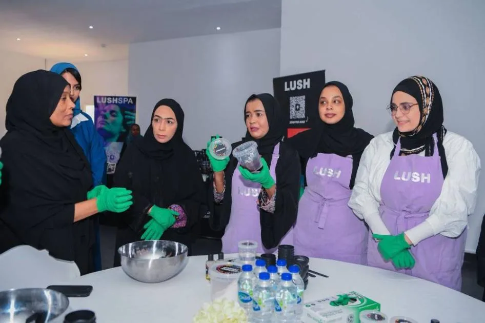 شرطة رأس الخيمة تطلق برنامجاً تشجيعياً للعناصر النسائية في القطاع الشرطي.