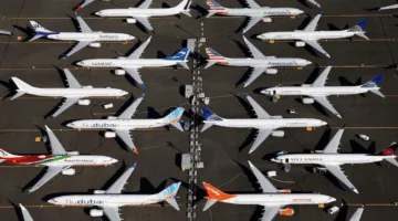 شركات الطيران العالمية تفكر في prolonging suspension of flights to the Middle East.
