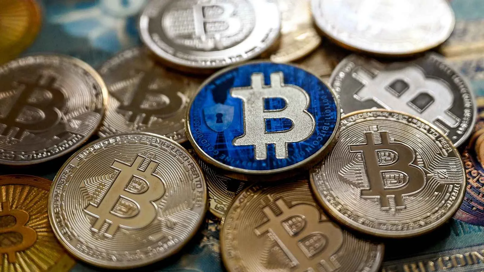 شركات عملاقة تستثمر في «بيتكوين».. وترامب يتصدر الاتجاه الجديد شركات عملاقة تستثمر في «بيتكوين».. وترامب يتصدر الاتجاه الجديد