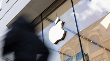 شركة أبل تتعامل مع تحديات الذكاء الاصطناعي والضوابط أثناء محاولتها جذب مطوري التطبيقات