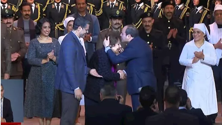 شعب مصر يقدّر حبك: رسالة سميحة أيوب إلى الرئيس السيسي شعب مصر يقدّر حبك: رسالة سميحة أيوب إلى الرئيس السيسي