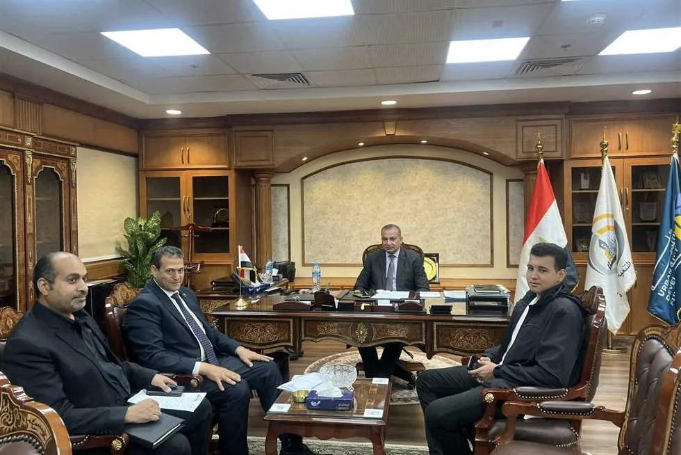 شكاوى من أهالي عزبة محسن في منتزه الإسكندرية بسبب توقف إعادة رصف وتطوير أربع شوارع رئيسية شكاوى من أهالي عزبة محسن في منتزه الإسكندرية بسبب توقف إعادة رصف وتطوير أربع شوارع رئيسية