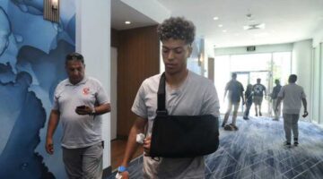 شوبير: زوجة إمام عاشور انضمت إليه في فندق إقامة الأهلي