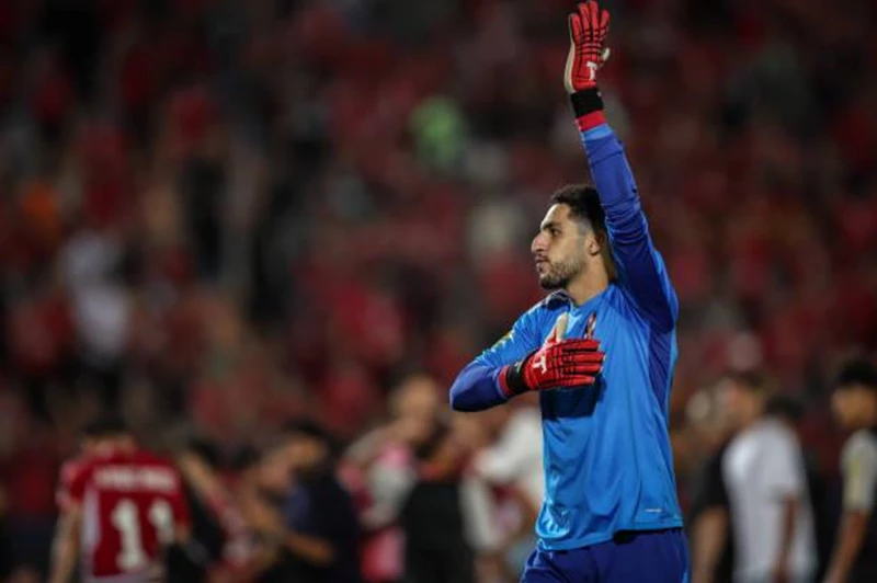شوبير: لا نكتفي بثلاث مباريات في كأس العالم للأندية وعدد النجوم لا يشكل عائقاً للأهلي. شوبير: لا نكتفي بثلاث مباريات في كأس العالم للأندية وعدد النجوم لا يشكل عائقاً للأهلي.