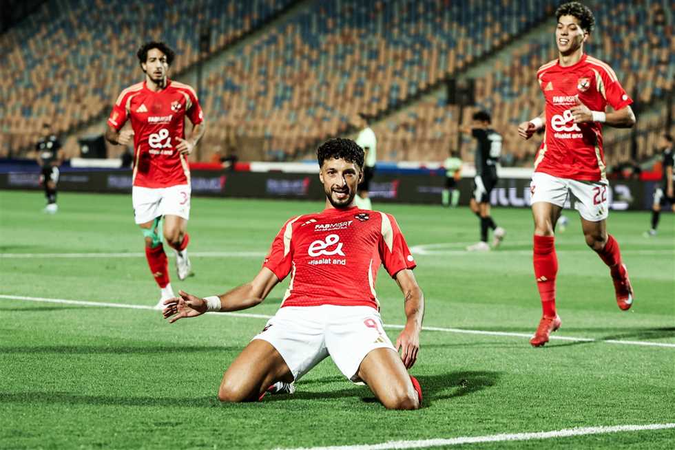 شوبير يكشف تفاصيل مثيرة حول العرض الأمريكي وموقف الأهلي من انتقال وسام أبوعلي شوبير يكشف تفاصيل مثيرة حول العرض الأمريكي وموقف الأهلي من انتقال وسام أبوعلي