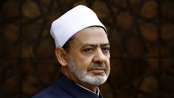 شيخ الأزهر ينبه من مخاطر سعي إسرائيل لإشعال النزاع في المنطقة وتحفيز حرب شاملة. شيخ الأزهر ينبه من مخاطر سعي إسرائيل لإشعال النزاع في المنطقة وتحفيز حرب شاملة.