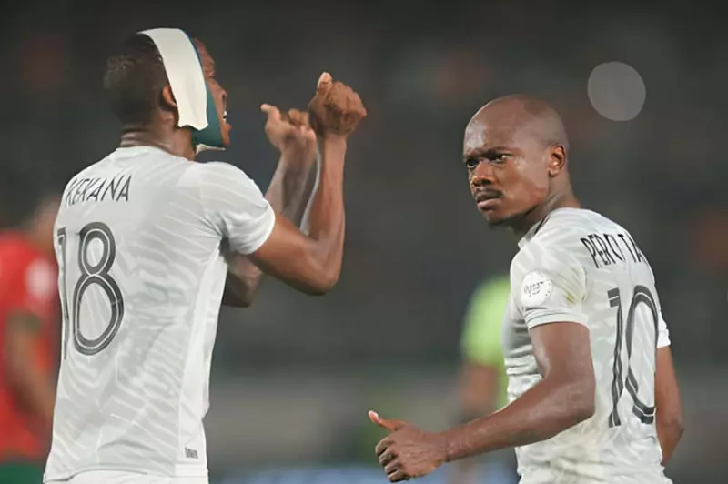 صحيفة بجنوب أفريقيا تكشف عن تفاصيل مفاوضات الزمالك لضم بيرسي تاو صحيفة بجنوب أفريقيا تكشف عن تفاصيل مفاوضات الزمالك لضم بيرسي تاو
