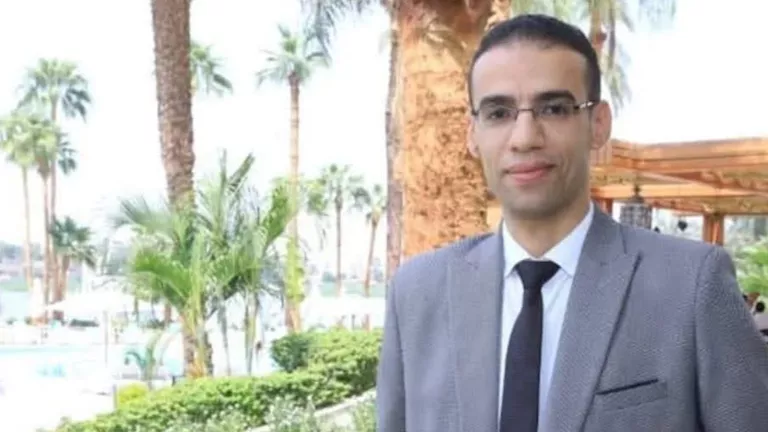 صدمة وحزن: رحيل مفاجئ لمدير العلاقات العامة الشاب في محافظة سوهاج صدمة وحزن: رحيل مفاجئ لمدير العلاقات العامة الشاب في محافظة سوهاج