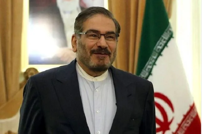 علي شمخاني يرسل رسالة إلى المرشد الإيراني بعد تعرضه للإصابة.. ماذا أفاد؟ علي شمخاني يرسل رسالة إلى المرشد الإيراني بعد تعرضه للإصابة.. ماذا أفاد؟