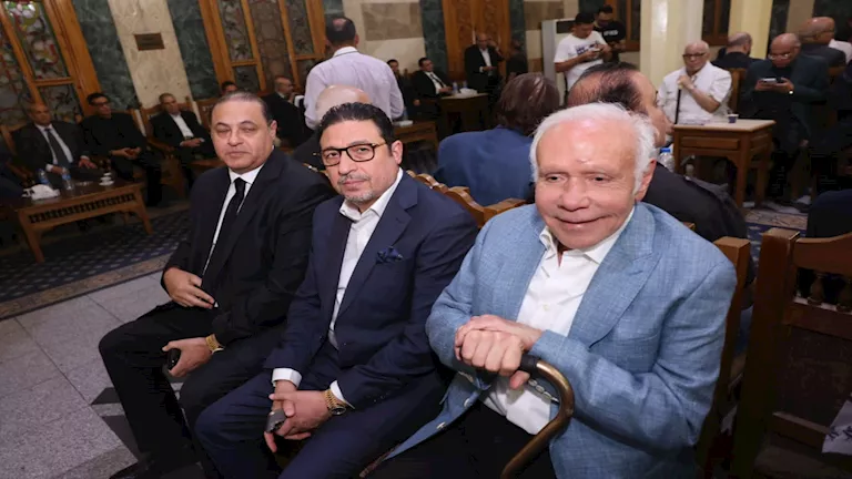 صلاح دياب يعزي عائلة الصحفي محمد عبدالمنعم صلاح دياب يعزي عائلة الصحفي محمد عبدالمنعم