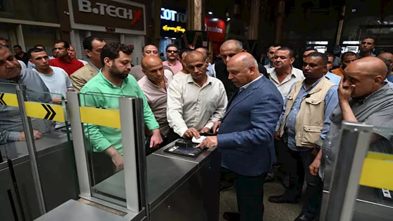 صور: تحضيرات كبيرة في المترو والسكك الحديدية مع قرب انتهاء عطلة العيد صور: تحضيرات كبيرة في المترو والسكك الحديدية مع قرب انتهاء عطلة العيد