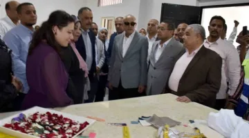 صور: تدشين ورشة إنتاج ملابس السلامة المهنية في الأقصر
